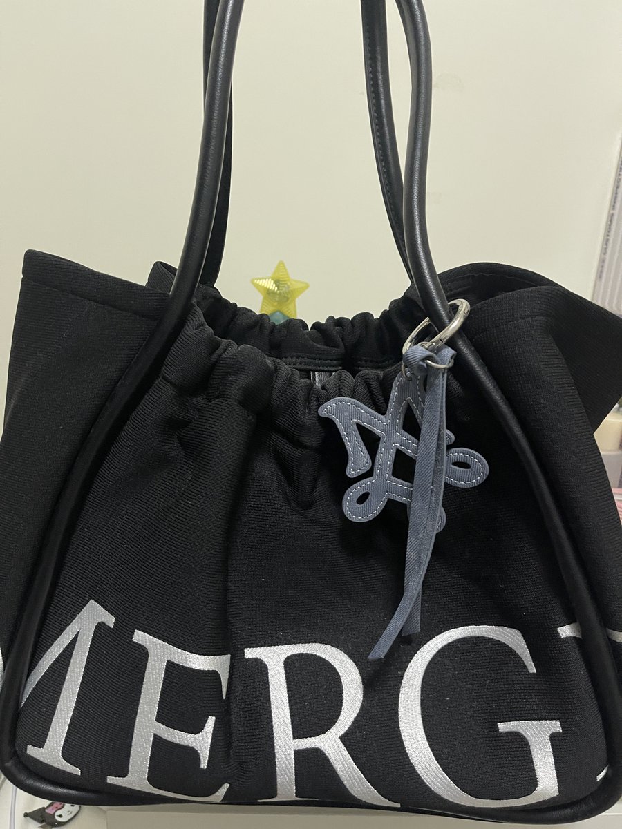 jayparkjayu's tweet photo. ส่งต่อกระเป๋า Merge A Day Bag ใบใหญ่ ❗️
สีดำ
สภาพใหม่ ยังไม่เคยใช้เลย เอาออกมาแกะดู
ราคา 2390 บาท

สนใจ dm ได้เลยค่า

#ส่งต่อmerge #mergeadaybag #merge #ส่งต่อกระเป๋าmerge https://t.co/oeQWQ9SRzt