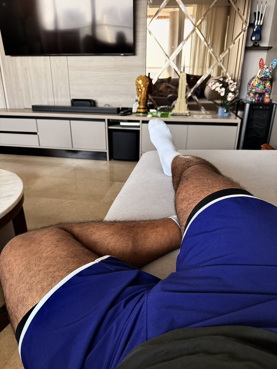 martinperea's tweet photo. Morido #legsday 🦵🏾🦵🏾😩😩 https://t.co/sWosIO0uIn