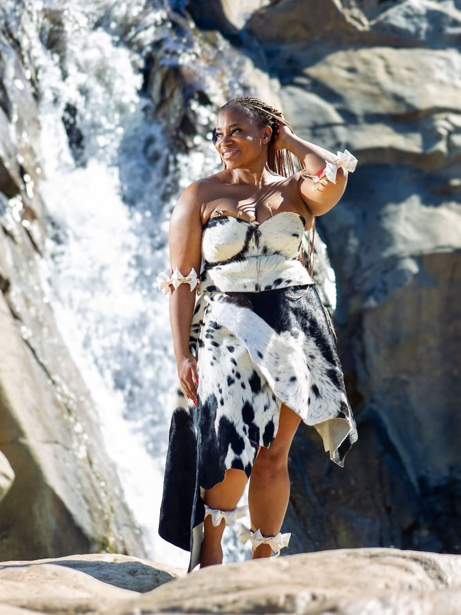 IamMzilikazi's tweet photo. BUTI WA MINA: Loko u nga fambi u ta teka makwenu #CelebrateAfrika 10 https://t.co/z9Q5QJV7eC