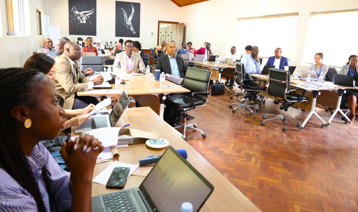 JicaUganda's tweet photo. Day 2 of the regional workshop on refugees and IDPs. 

Today the delegates heard from IGAD, UNHCR, and UNDP, plus district-level insights from Obongi and Moyo. Real stories behind the policies. https://t.co/OO1X9IZnco