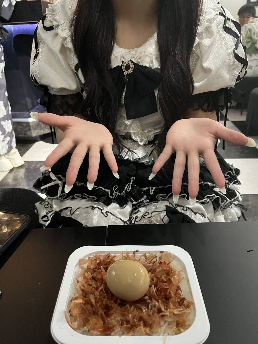 134Hizo's tweet photo. 大塚駅からお店へ向かう途中で偶然の出会いがありびっくりしながらモノクルルへ😊前回に引き続きあいちゃんとてんこむからのもゆちゃん美味しく食べていただきありがとう🍚😋 https://t.co/R6ujpSN7G9