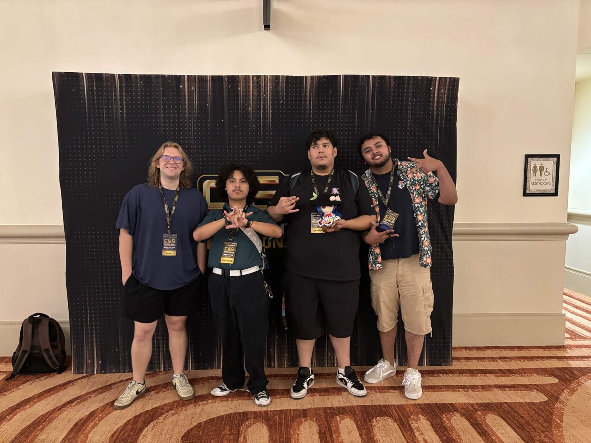 MikeCanadyS's tweet photo. Vegas Strive crew #CEO26 https://t.co/uTIOF8513n