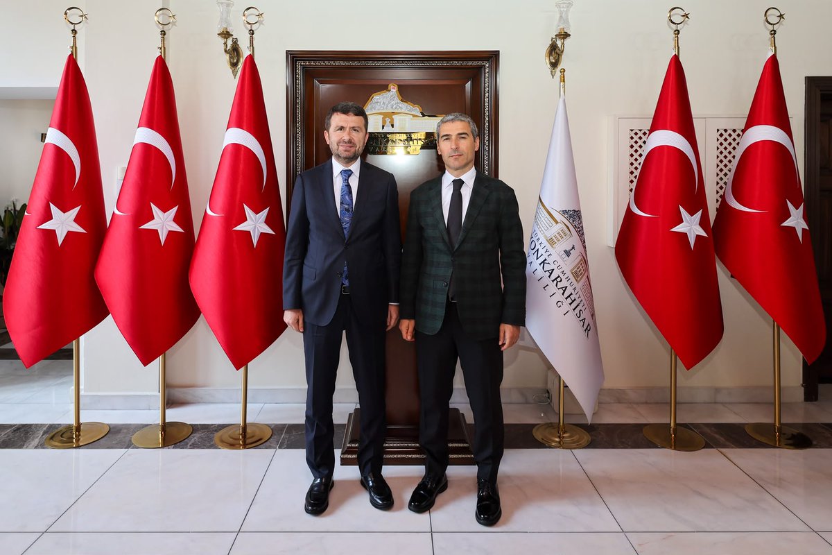 basinilankurumu's tweet photo. Genel Müdürümüz Abdulkadir Çay, Afyonkarahisar Valisi Sayın Dr. Naci Aktaş’ı ziyaret etti.

Görüşmede, ildeki basın kuruluşlarının mevcut durumu değerlendirilerek, sektörün desteklenmesi noktasında ilan desteklerinin önemine vurgu yapıldı. https://t.co/j9cg5KgWwo