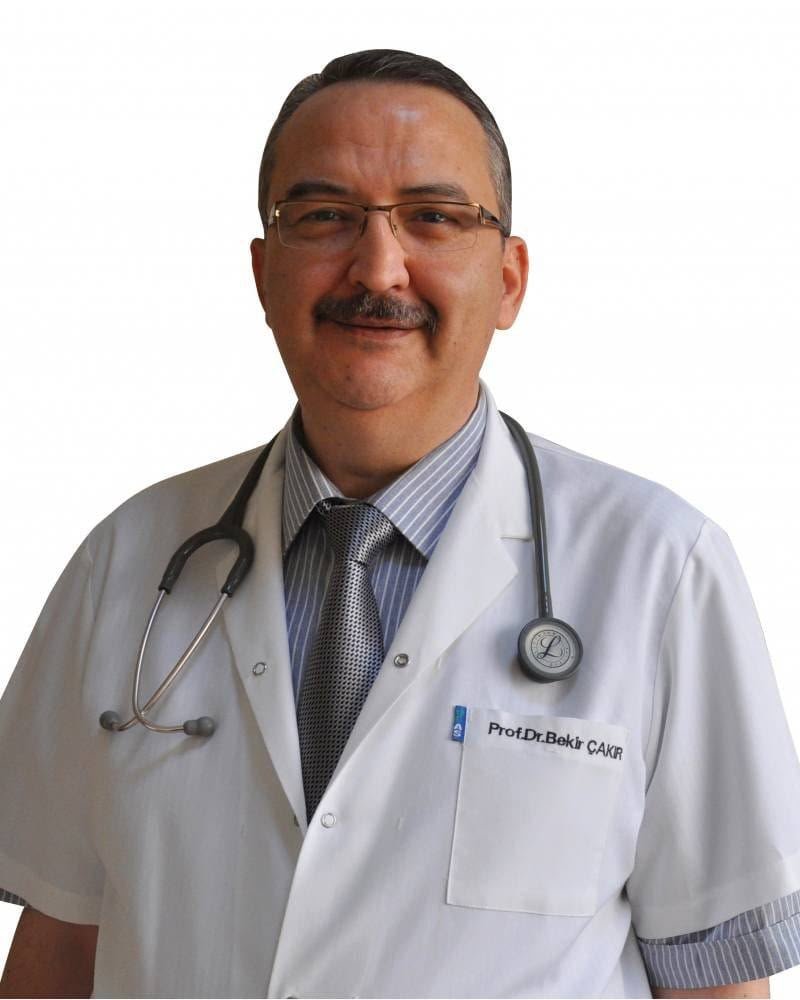 necdetunuvar's tweet photo. Derin bir hüzün içerisindeyim. 

Yaklaşık 40 yıllık dostum, Ankara Hastanesi Endokrinoloji Kliniğinde bizden sonraki ikinci nesil Asistanımız, Endokrinoloji camiamızın çalışkan, özellikle tiroid konusunda fevkalade uzman, herkesin sağlık problemiyle yakından ilgili hocamız Prof Dr Bekir Çakır vefat etti.

İyi bir insan olduğuna yakînen şahidim. Hakkımız varsa helal olsun. Mekanı cennet olsun.

Camiamızın başı sağolsun.