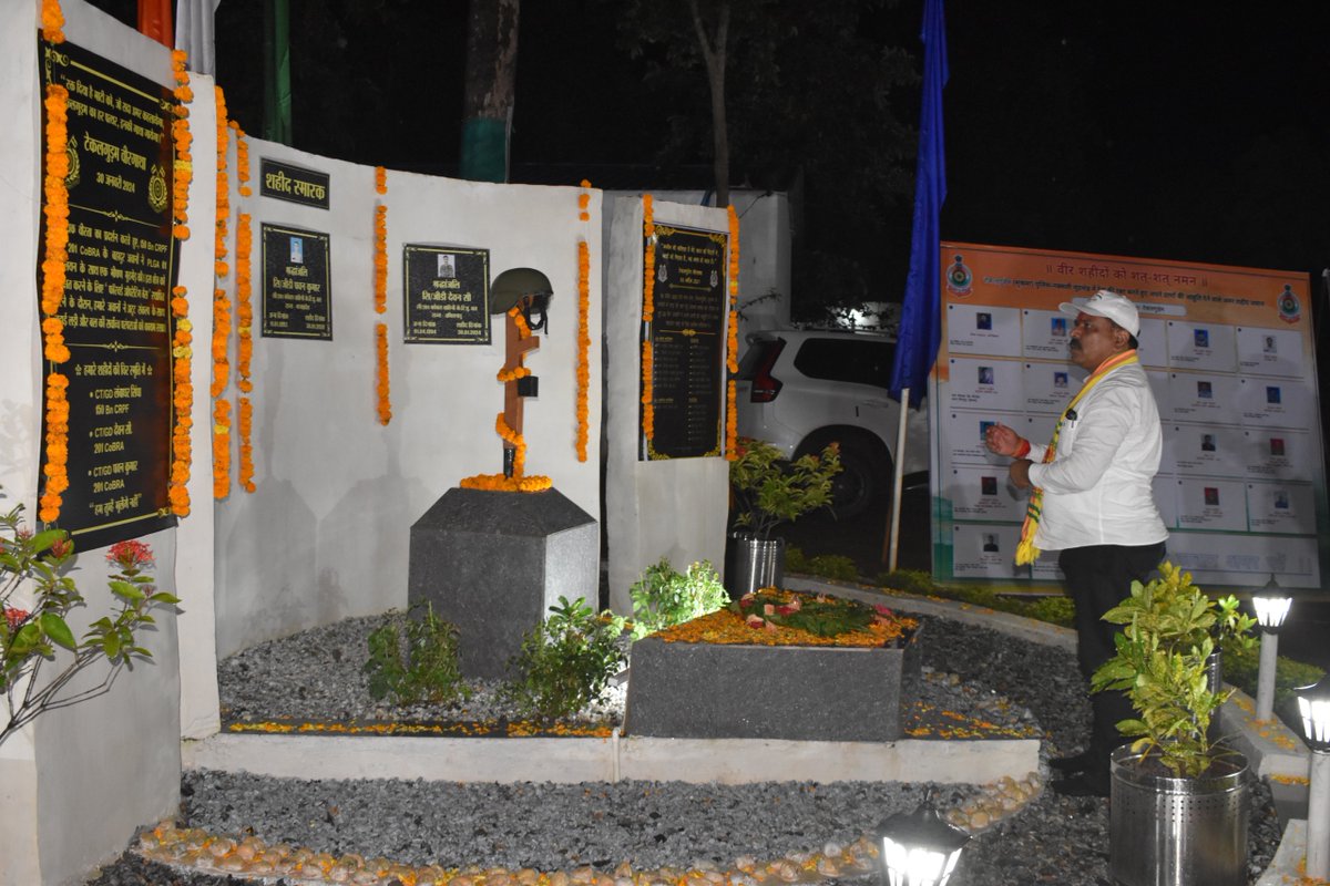 150BNCRP's tweet photo. A TirangaYatra led by Hon’ble Dy CM Shri Vijay Sharma was carried out across Bastar, Chhattisgarh. Officers &amp; personnel of 150 Bn CRPF joined from Dornapal to Tekalgudiyam, where homage was paid to brave martyrs and “Ek Ped Shaheedon Ke Naam” plantation was undertaken.@crpfindia https://t.co/4kuHRU0zmD