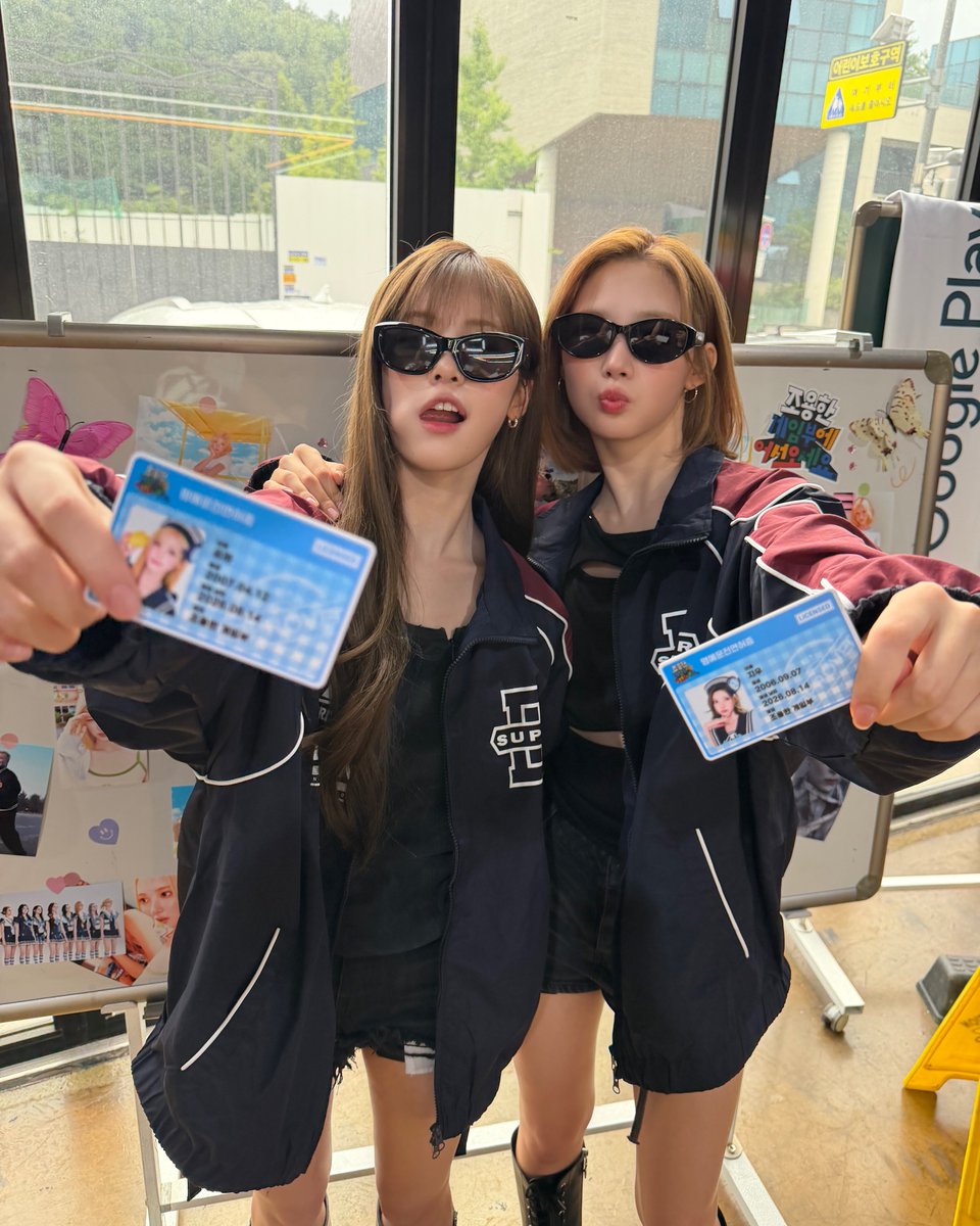 Hearts2Hearts's tweet photo. 🏎...💨

#Hearts2Hearts #하츠투하츠 #H2H 
#JIWOO #YUHA
#구글플레이 https://t.co/nb2w45i3Wn