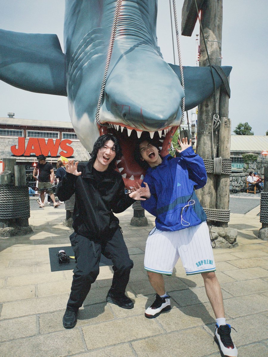 rockn__photo's tweet photo. 思う事はたくさんあるけど、大好きな4人の結成6周年で、大好きなしおんくんのヤングスキニー最後のドラムを聴けて撮れる日。

特別な日だけどいつもと特に何も変わらず📸 https://t.co/ttgy9yuch0