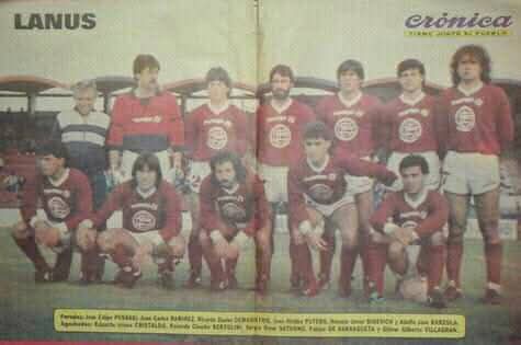 lanusclasico's tweet photo. Lanus https://t.co/XTxn4Fj8rK pie Perassi,J.C.Ramirez,Demagistris,Putero,Bidevich,Barzola.Hincados Cristaldo,Bertolini,Saturno,De Sarasqueta,Villagran. https://t.co/cqJUfR4ob5