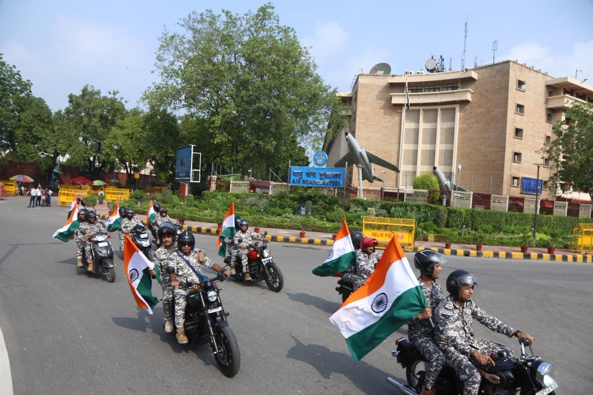 IAF_MCC's tweet photo. The Indian Air Force organised the #HarGharTiranga Bike Rally to commemorate 150 years of Vande Mataram and to celebrate the enduring spirit of patriotism and national pride.

The #HarGharTiranga bike rally paid homage at the National War Memorial (NWM) to the brave heroes who made the supreme sacrifice in service of the nation.

#HarGharTiranga #VandeMataram150 #IndianAirForce 
#80thIndependeceDay
#NWM

@DefenceMinIndia 
@SpokespersonMoD
@HQ_IDS_India
@adgpi
@indiannavy
@CareerinIAF
@salute2soldier