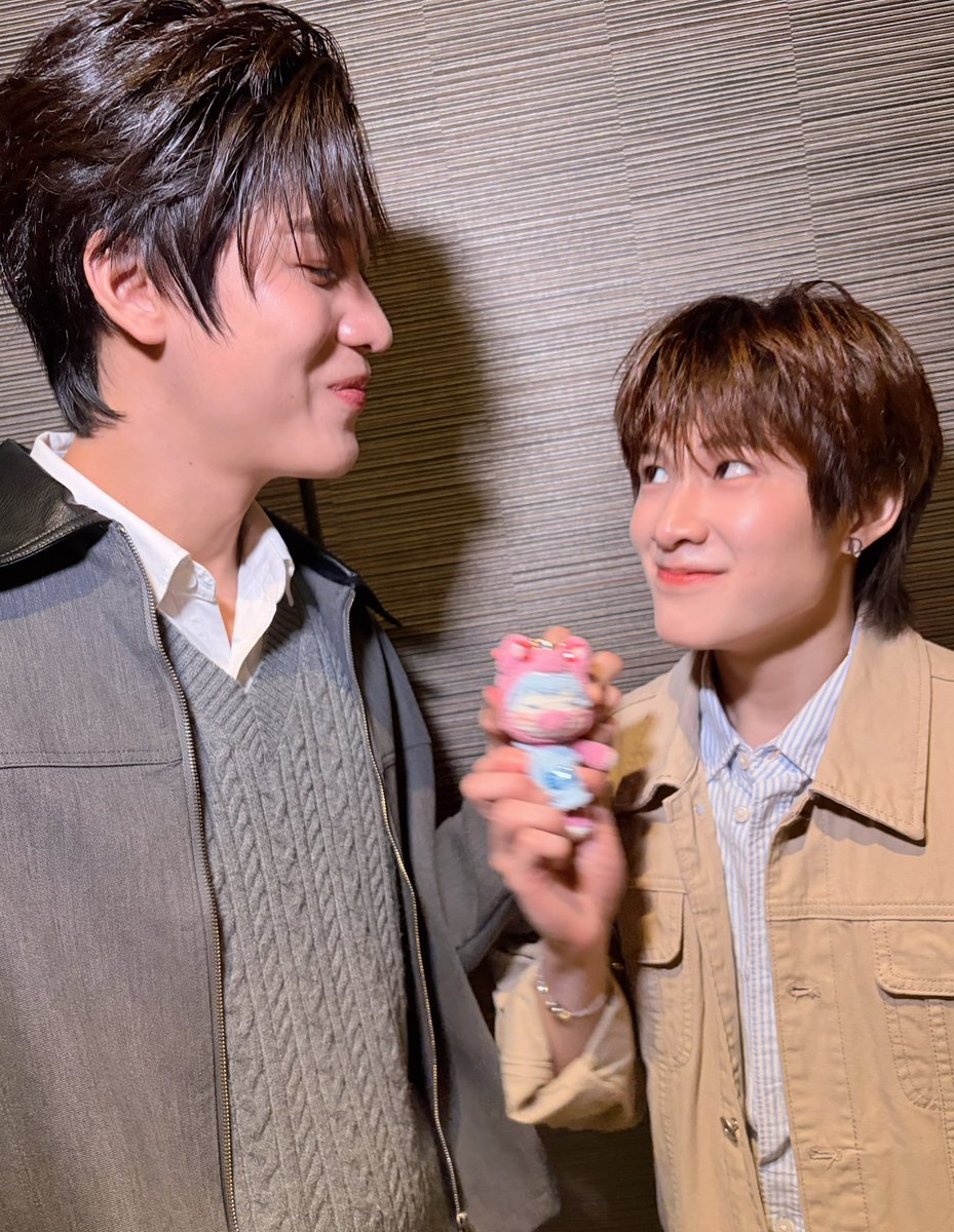 faipunys's tweet photo. มีเด็กเอาฮาร์ทดี้จิ๋วมาอวด บอกว่ามีตัวเดียวบนโลกนะ  แต่ไม่ให้หรอก..
แด๊ดกับบี่บี๋สุดเซ็งอยากได้มากกกกก ขโมยได้มั้ย55555555555555 
#natasitt #mmaxmax
#จอมออ่านว่าจอมอ #jimmy_jimmoi https://t.co/uGQzFmvfZ9