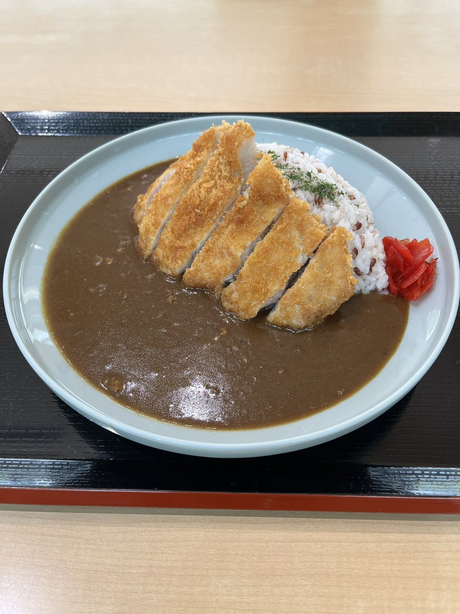 fukuchan0315's tweet photo. 佐賀牛ではなく

佐賀豚のカツカレー😅

#佐賀
#佐賀牛
#旅行
#カレー
#夏休み https://t.co/TCB1gLXU5O
