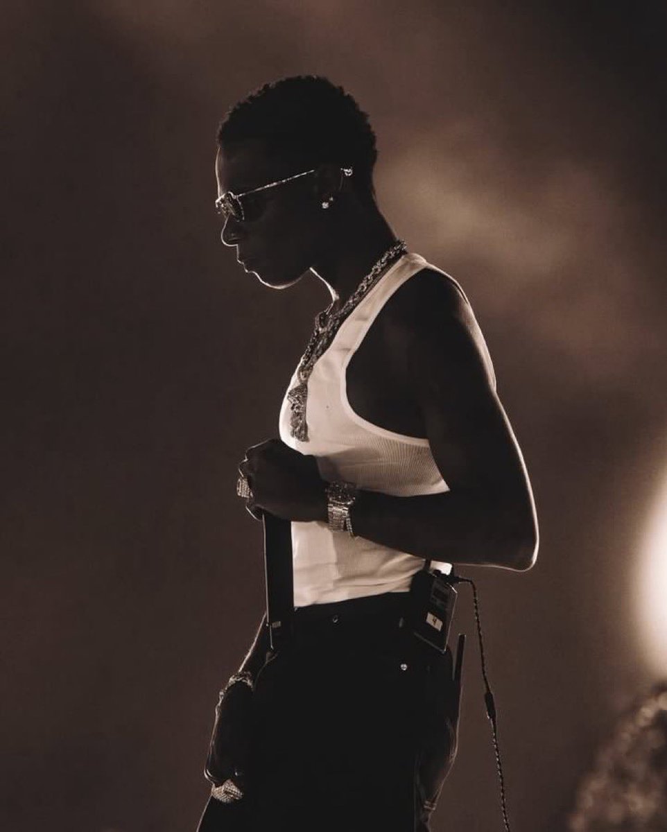 chartradar_'s tweet photo. Wizkid remains the only African artist to have reportedly been paid $1 million to headline a festival. https://t.co/6NqaWgq4F9