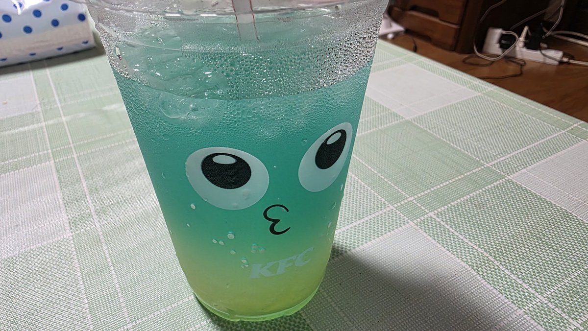 TF_duck's tweet photo. ちゅる〜りぃ沖縄パインブルー https://t.co/sYUPR0Yz40