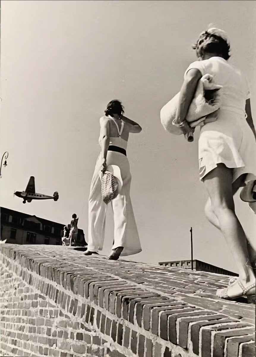 culture2301's tweet photo. #HereForCulture 🎈 #Digital_Library
Bonjour, bon Vendredi ☕️
A Wangerooge ,île de la Frise-Orientale 🇩🇪 Allemagne
Photo de Dr.Paul Wolff 1935 https://t.co/BrfHYiLjlY