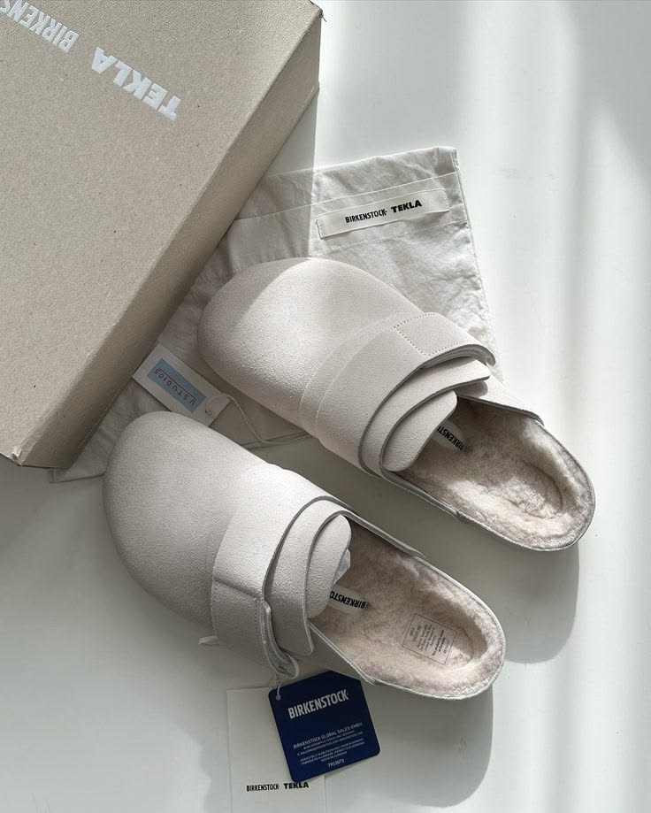 taergp's tweet photo. birkenstock https://t.co/tRVYD2fZET