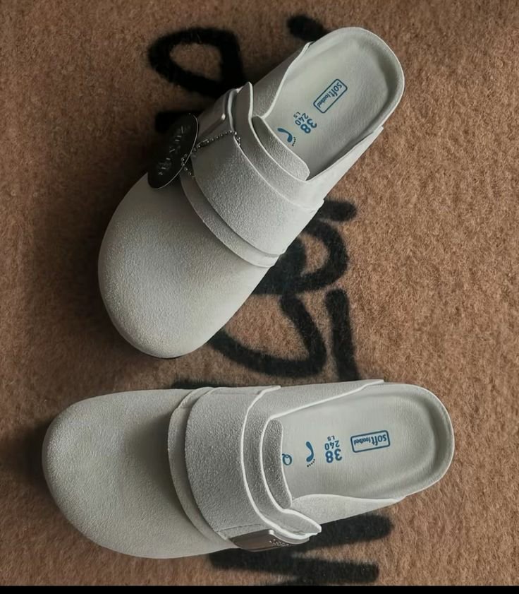 taergp's tweet photo. birkenstock https://t.co/tRVYD2fZET