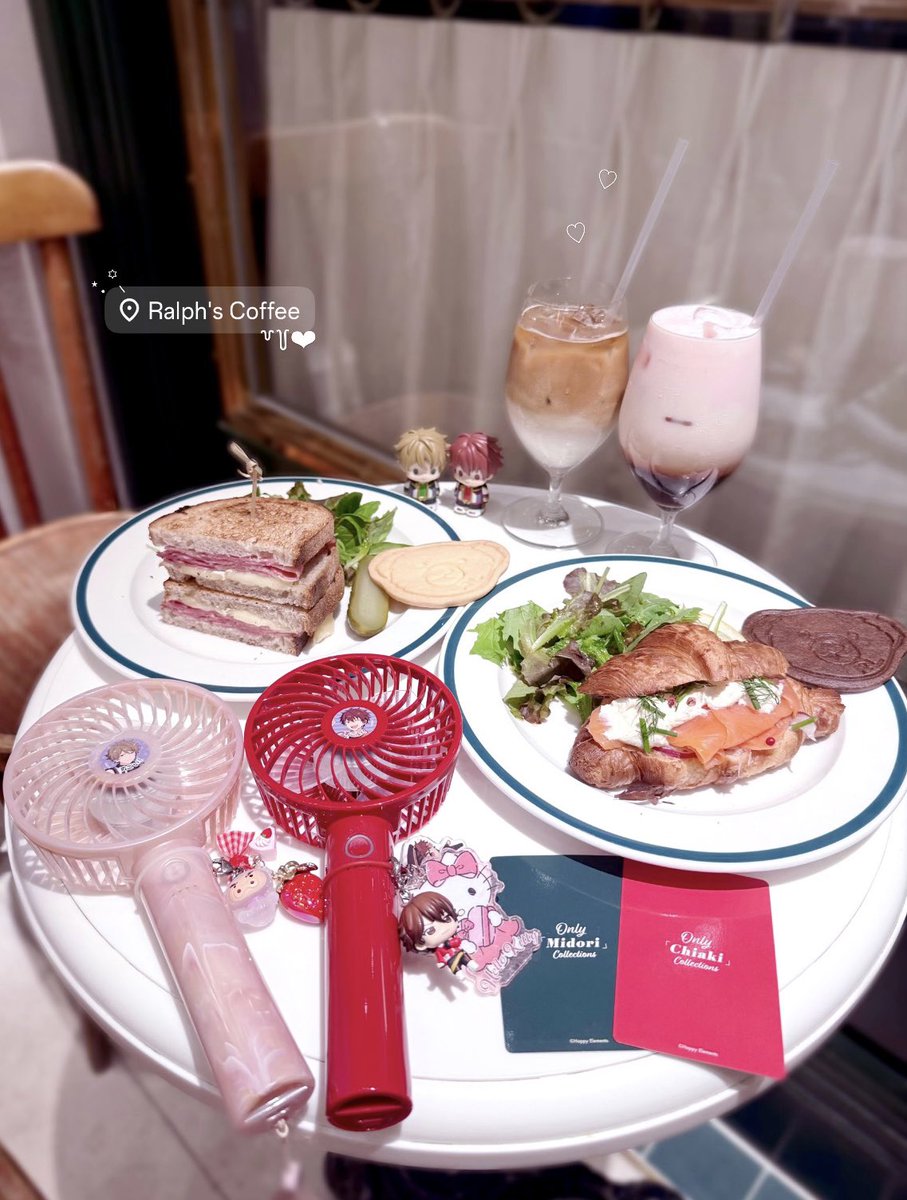 chiakikunskdayo's tweet photo. 📍🎀Ralph's coffee𓂃𓈒𓂂
ハンディファン併せ可愛いすぎᖛ ̫ ᖛ )⟡❤️💚 https://t.co/S8n34JX3Kj