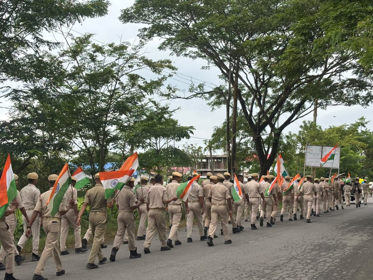 2ndapbn's tweet photo. A Tiranga Rally was organised today by the 2nd Assam Police Battalion, Makum, ahead of the upcoming 80th Independence Day celebrations. 🇮🇳
@CMOfficeAssam
@assampolice
@DGPAssamPolice https://t.co/UjBCpiny36