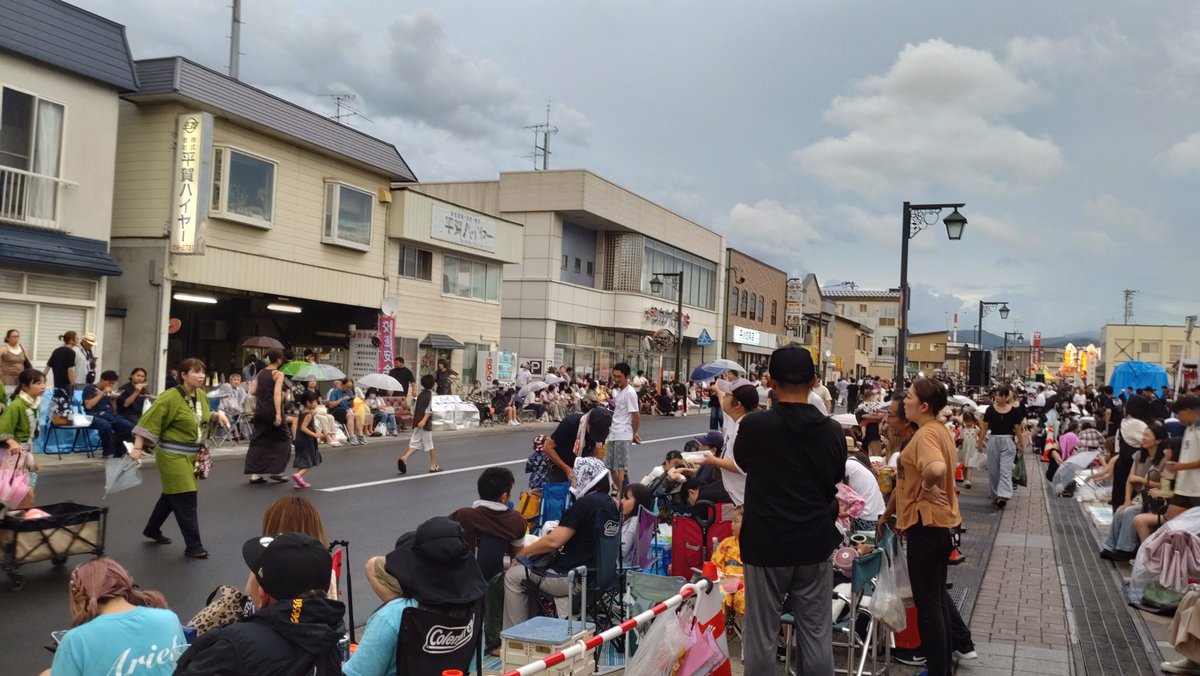 kudomasa22's tweet photo. すごい人出 https://t.co/bWUyGQeQOg