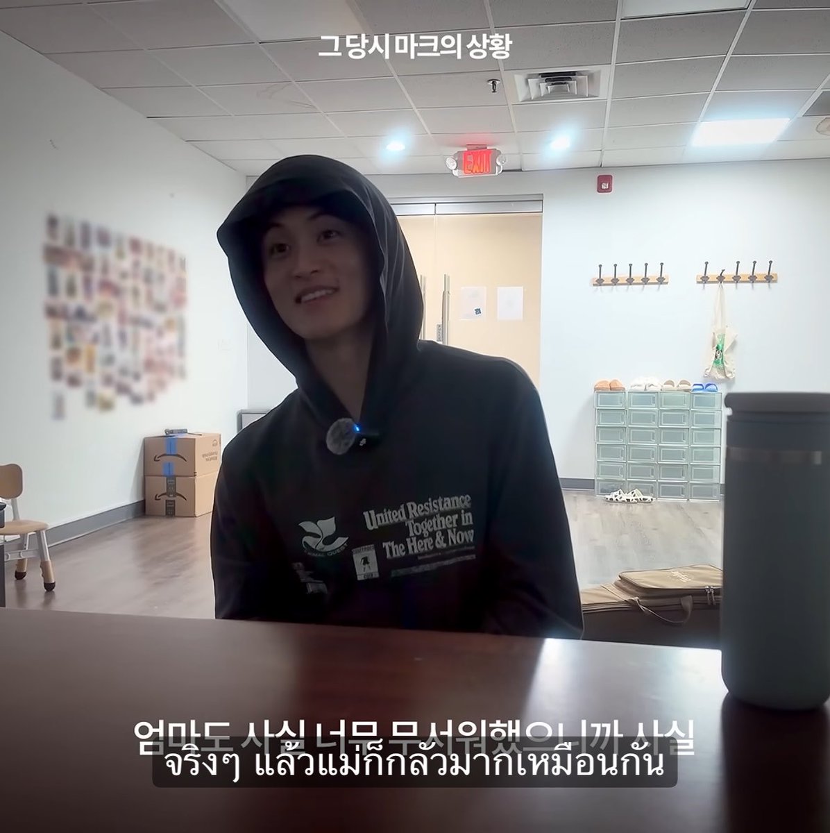 oct14ber's tweet photo. วันนั้นที่โพสต์จดหมายลง ig มาร์คบอกว่าไม่ใช่แค่มาร์คที่กลัว คุณแม่ของมาร์คเองก็กลัวเหมือนกัน ㅠㅠㅠㅠㅠㅠㅠㅠㅠㅠㅠ เขายอมให้เอาดวงใจเขาไปอยู่ในแสงสว่างแล้ว ชาวเน้ตช่วยใจดีกับดวงใจเขาหน่อยเถอะ https://t.co/cjjyGFGKMH