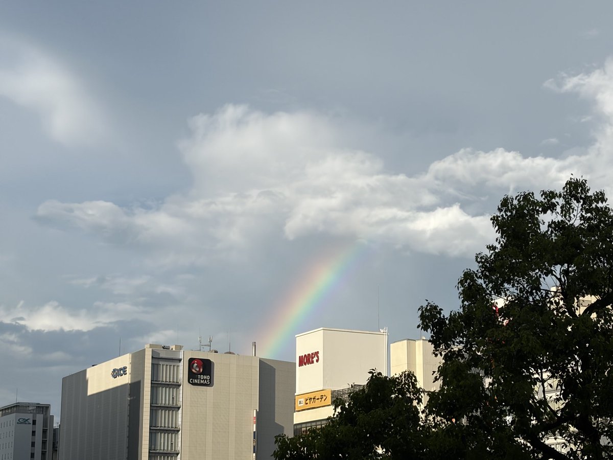 masakitsuji1's tweet photo. 久しぶりに虹みたなー https://t.co/xyV0Mb6AjJ