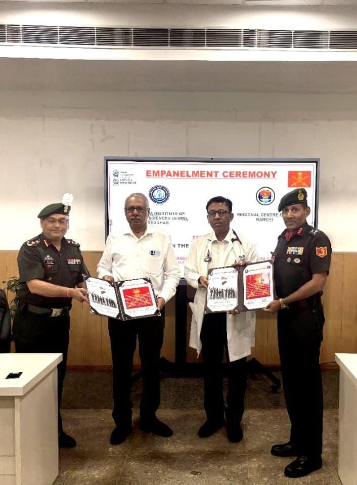 easterncomd's tweet photo. Healthcare for #Veterans, Strengthened
Under the aegis of #EasternCommand and #TrinityArea #GOC #Jharkhand & #BiharSubArea, signed an MoU between Regional Centre #ECHSRanchi and #AIIMSDeoghar, bringing the premier tertiary care institution into the ECHS network.
The empanelment will benefit nearly 1.2 lakh Ex-Servicemen, #VeerNaris & eligible dependents, enabling access to advanced and specialised healthcare services across #Jharkhand.
A significant step towards strengthening #Veteran healthcare and honouring those who served the nation.
पूर्व सैनिकों के लिए बेहतर स्वास्थ्य सेवाएँ
#पूर्वी_कमान के तत्वावधान में, #TrinityArea के अंतर्गत, #GOC #Jharkhand & #BiharSubArea ने Regional Centre #ECHSRanchi और #AIIMSDeoghar के बीच MoU पर हस्ताक्षर किए। इससे AIIMS Deoghar को ECHS नेटवर्क में शामिल किया गया।
इससे लगभग 1.2 लाख पूर्व सैनिकों, #VeerNaris और योग्य आश्रितों को #झारखंड में बेहतर और विशेषज्ञ स्वास्थ्य सेवाओं का लाभ मिलेगा।
यह पूर्व सैनिकों की स्वास्थ्य सेवाओं को मजबूत करने और देश की सेवा करने वालों के सम्मान की दिशा में एक महत्वपूर्ण कदम है।
#भारतीय_सेना
#पूर्वी_कमान
#IndianArmy
#EasternCommand
#VeteransFirst
#TrinityArea
#ECHS
#WeCare
@adgpi
@SpokespersonMoD
@HQ_IDS_India
@indiannavy
@IAF_MCC
@official_dgar
@ProDefKolkata
@HQ_DG_NCC
@DIAV20
@jhar_governor
Facebook - https://t.co/RVPEcjxPCl
Instagram - https://t.co/hJ7UE7OXyx