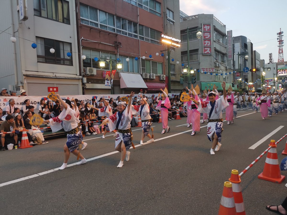vanillanormad's tweet photo. 徳島市の阿波おどりに来た https://t.co/y7fnYBosay