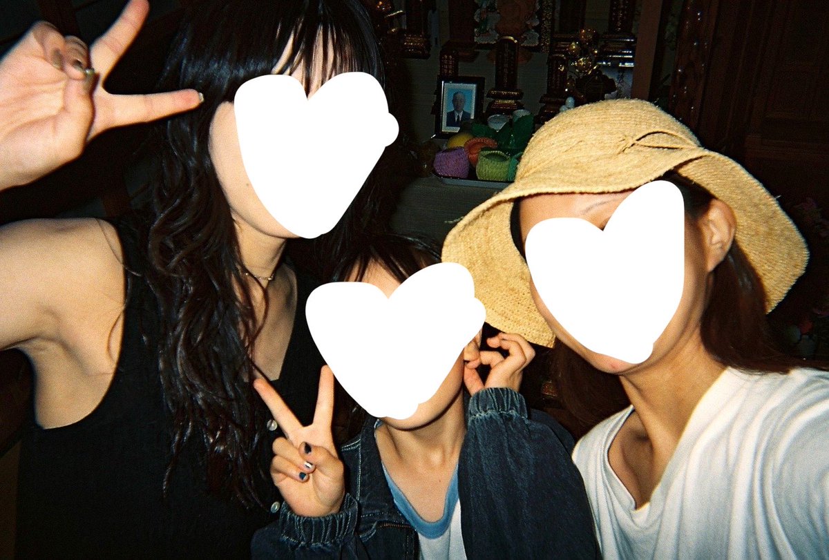 suittootoo's tweet photo. 実家で妹が撮ってくれた写るんです、めちゃくちゃいい感じだ https://t.co/nyjzainUKd