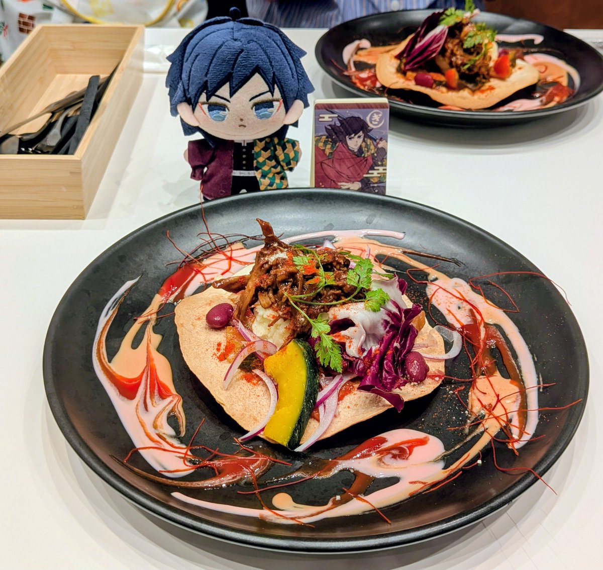 池袋カフェ楽しんでます😍 くじに無事勝利しました😭💖 A賞のアクスタ