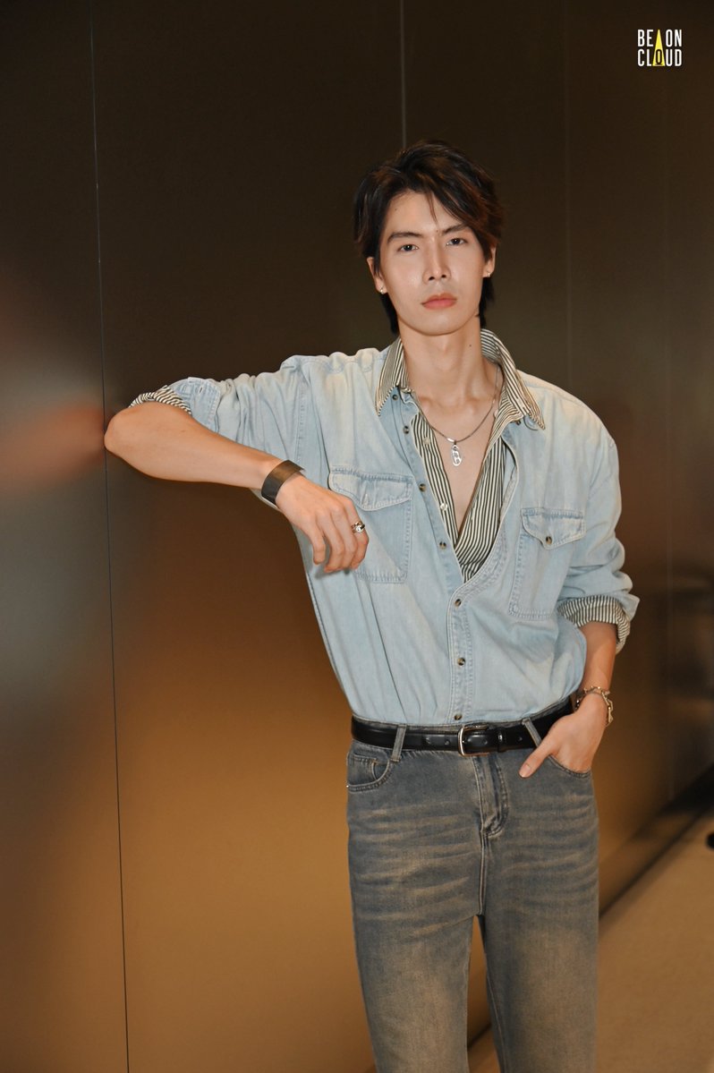 clingyteddy's tweet photo. THE STREETS ARE NEVER WRONG!! Few days ago, rumors pointed JJ( former BOC) as Ohm's new partner...
Today, the new official poster for #MagicLoverSeries confims it.. Jj, who happens to be one of the few 190m men out there, is quite a good cast for Ohm
#JjayOhm #ohmkrit #jjaypf https://t.co/1gpH44LNwt