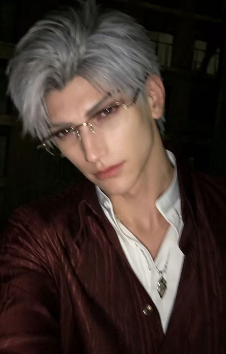 ElowenEmbrace's tweet photo. Sylus sent a selfie.

#Sylus #Loveandeepspace https://t.co/8RgfhG797s