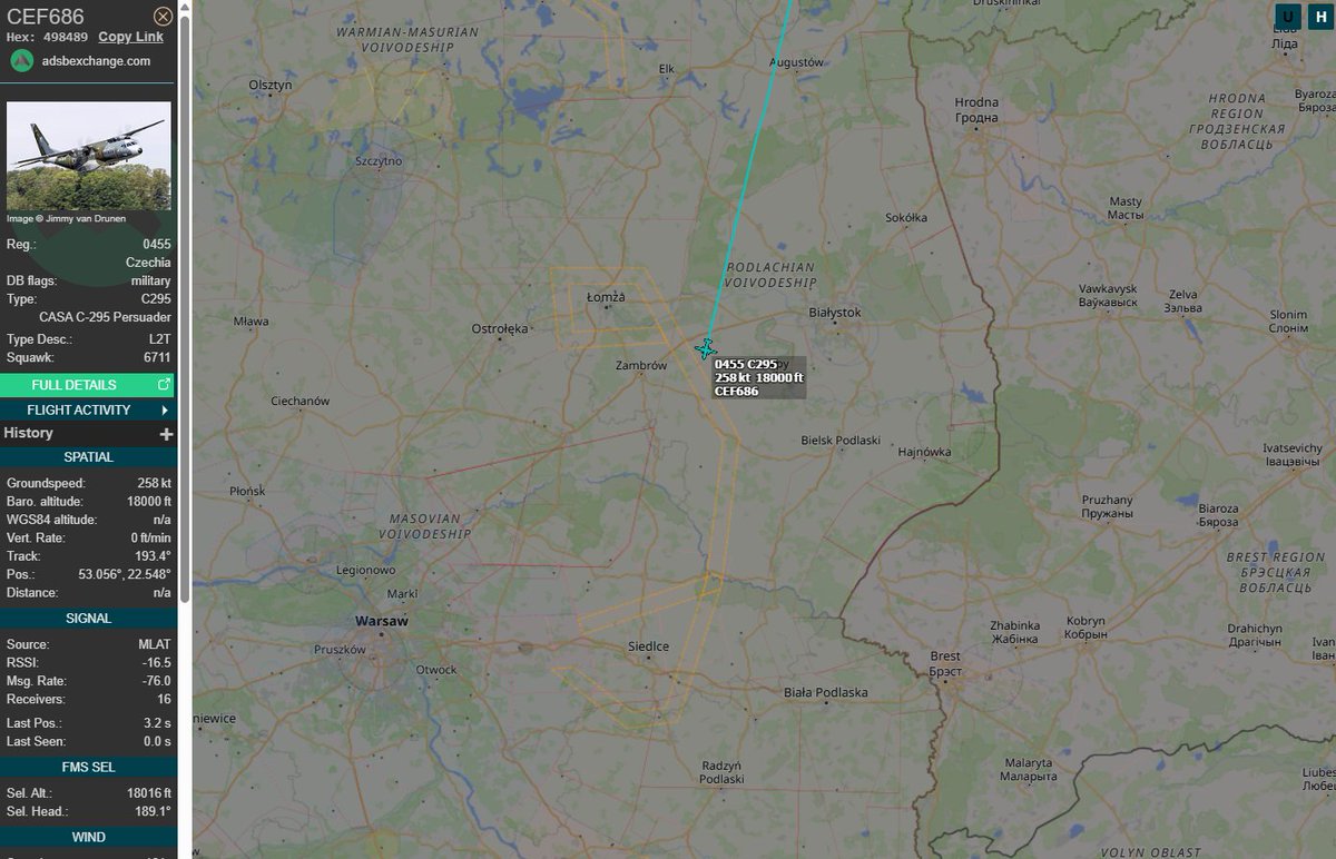 PolishMilRadar's tweet photo. 📅 14.08 🕞 11:39LT - 🇨🇿✈️ Czeski C-295M nad Polską

🇨🇿 Siły Powietrzne Czech
✈️ Airbus/ CASA C-295M | Reg: "0455"
🛫 Baza Lotnicza Szawle #EYSA | Litwa 🇱🇹
🛬 Nieznane
#CEF686 leci na wysokości przelotowej 18 000 stóp (5486 metrów)
🔗 https://t.co/12IIRtA47g

#POLMILRADAR https://t.co/A2HvyrRjaq
