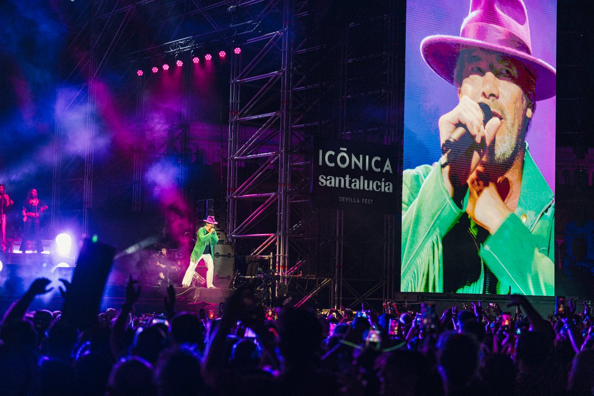 iconicafest's tweet photo. 🚀 Un concierto de @JamiroquaiHQ  para despegar rumbo a otro planeta💥 ¿Se puede pedir más para un plan perfecto? 🎶✨ Vaya CONCIERTAZO vivimos. 

📸 @niccolo_guasti_photo y Óscar Romero.

#jamiroquaihq #ISSF26 #Sevilla #VolvamosaLaPlaza https://t.co/x2ZU3xwbU2