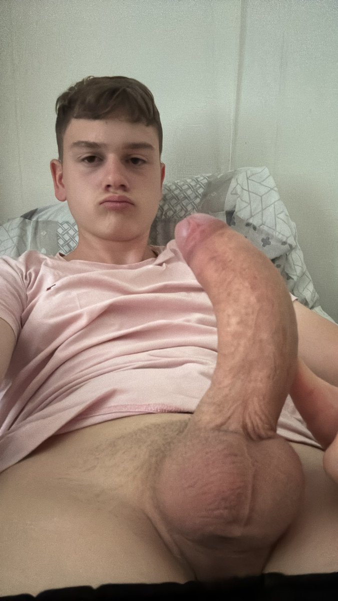 ronnet033's tweet photo. @DreamyGoddessLA Hmm lekkere voetjes 🤤 https://t.co/uc92qkByrF