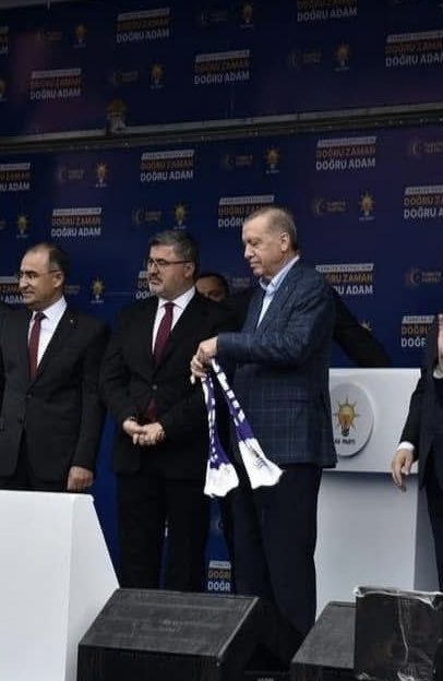 Dilek_Cote's tweet photo. Sizin yanınızda yürümemin ne olduğunu anlatsam kelimeler yetmez şükürler olsun Rabbime .Nice 25 yıllara @RTErdogan 🇹🇷 https://t.co/fs1iBwDLK0