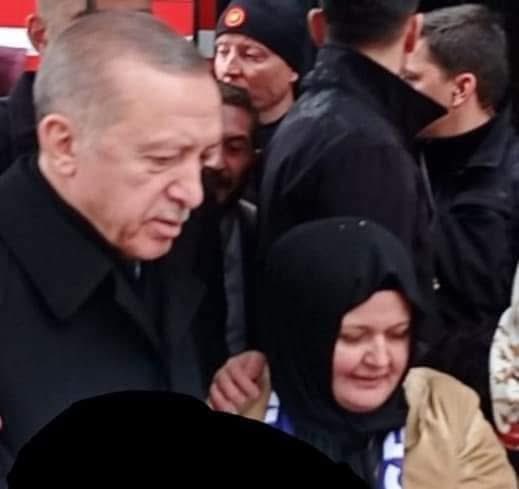 Dilek_Cote's tweet photo. Sizin yanınızda yürümemin ne olduğunu anlatsam kelimeler yetmez şükürler olsun Rabbime .Nice 25 yıllara @RTErdogan 🇹🇷 https://t.co/fs1iBwDLK0