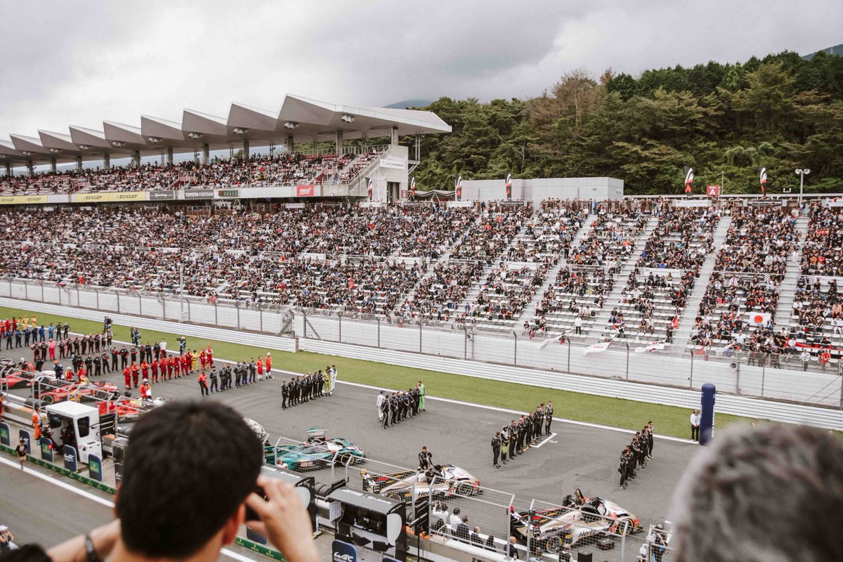 fswpress's tweet photo. 世界最高峰の耐久レース【FIA WEC】でこどもと一緒に思い出づくりしませんか😀？

親子ペア招待券＆WECオリジナルTシャツがもらえるフラッグキッズ体験、まだまだ募集中🏁
お申し込み方法は元ポストをご確認ください！ https://t.co/L4NkpwKzu5