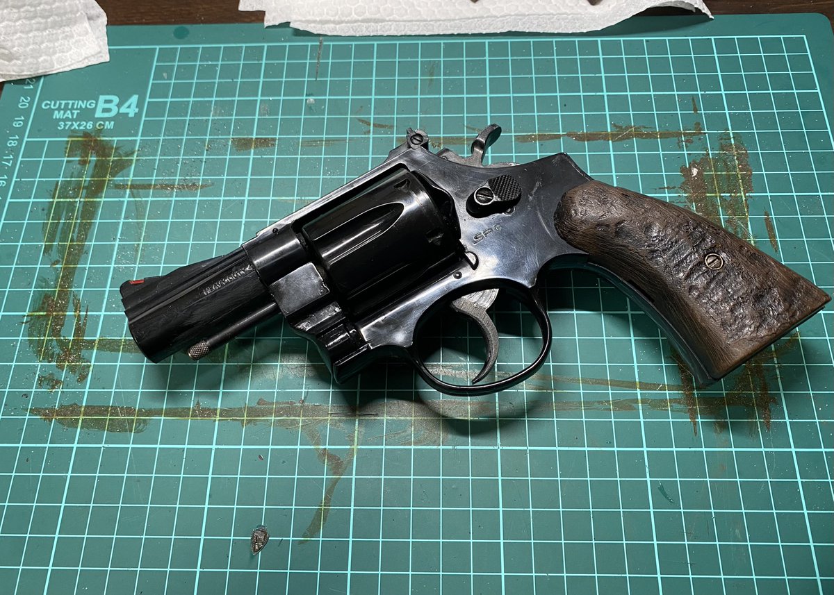 smith_john9658's tweet photo. #モデルガン
#MGC
#44マグナム

再び何かを作る…
今度はMGCの44マグナムをショートバレルへ！

以前ジャンクで購入したバレルが若干下に傾いていた44マグナムをベースにしました。

短すぎず、長くもないバレルが大好きなのです。

もちろんインサートも入っているのでご安心を☺️ https://t.co/A3kcgEJHGb