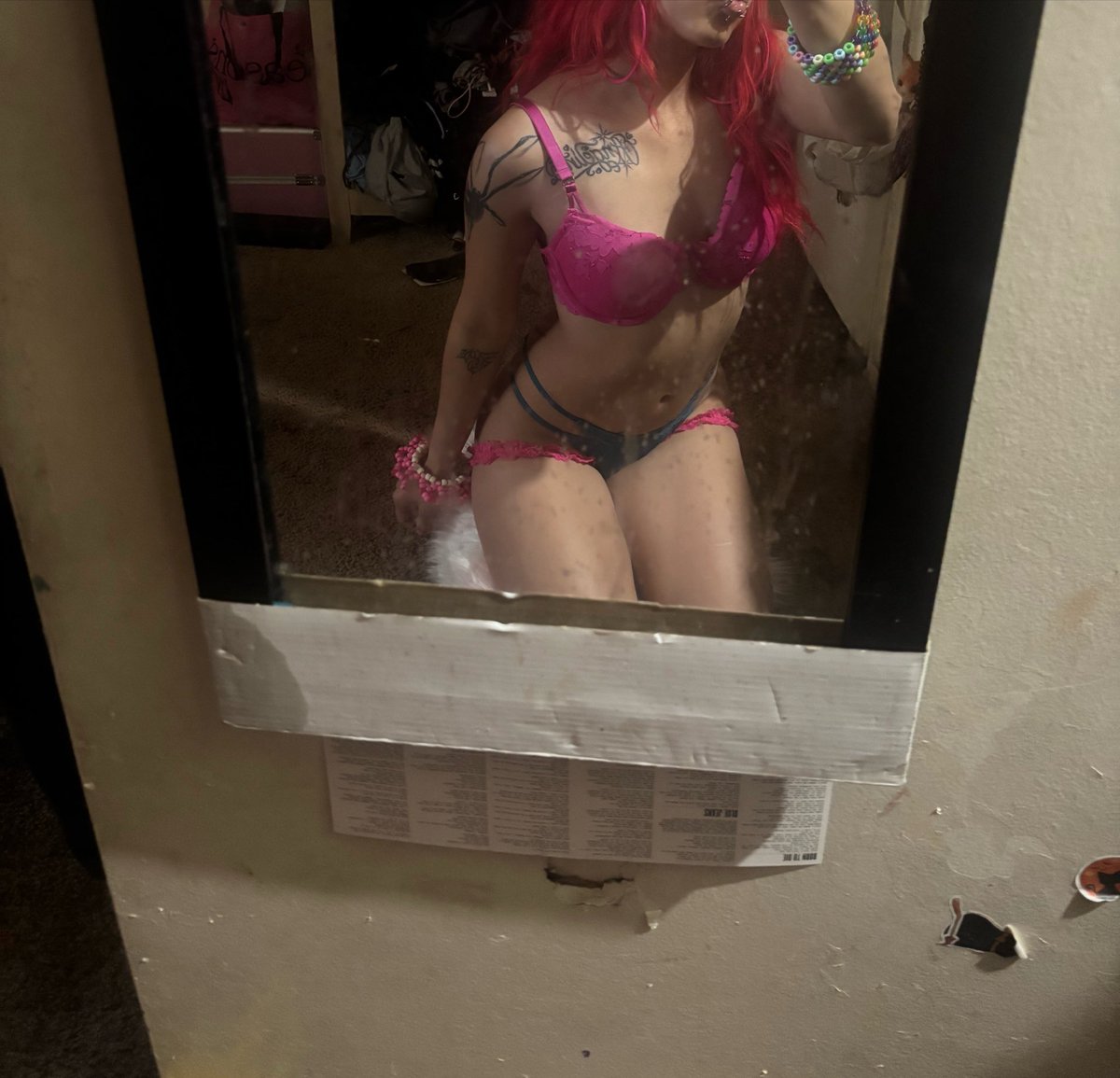 cumbloodybarbie's tweet photo. text meeee im hornyyyy🥲🥲💋#eightteen #horny #agegap https://t.co/n8gKFAYqd3