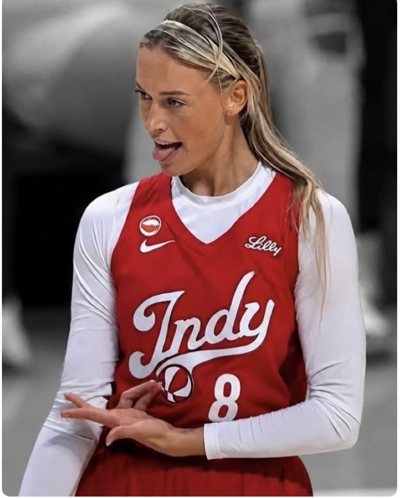 Cunningham3jf's tweet photo. Yea, 🔥another game today, against the Dallas Wings at Gainbridge Fieldhouse in Indianapolis. #SophieCunningham #IndianaFever #FeverNation #game https://t.co/Ai6COiJ5aw