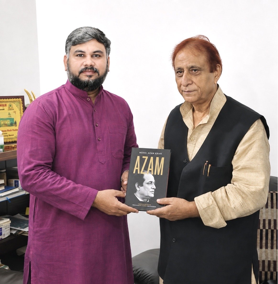 BilalkhanSP's tweet photo. मा. आ���़म ख़ान साहब को जन्मदिन की दिली मुबारकबाद अल्लाह आपकों सेहतयाब करे और आपके लंबी उमर की दुवाओं के साथ। https://t.co/rijYJMguTX