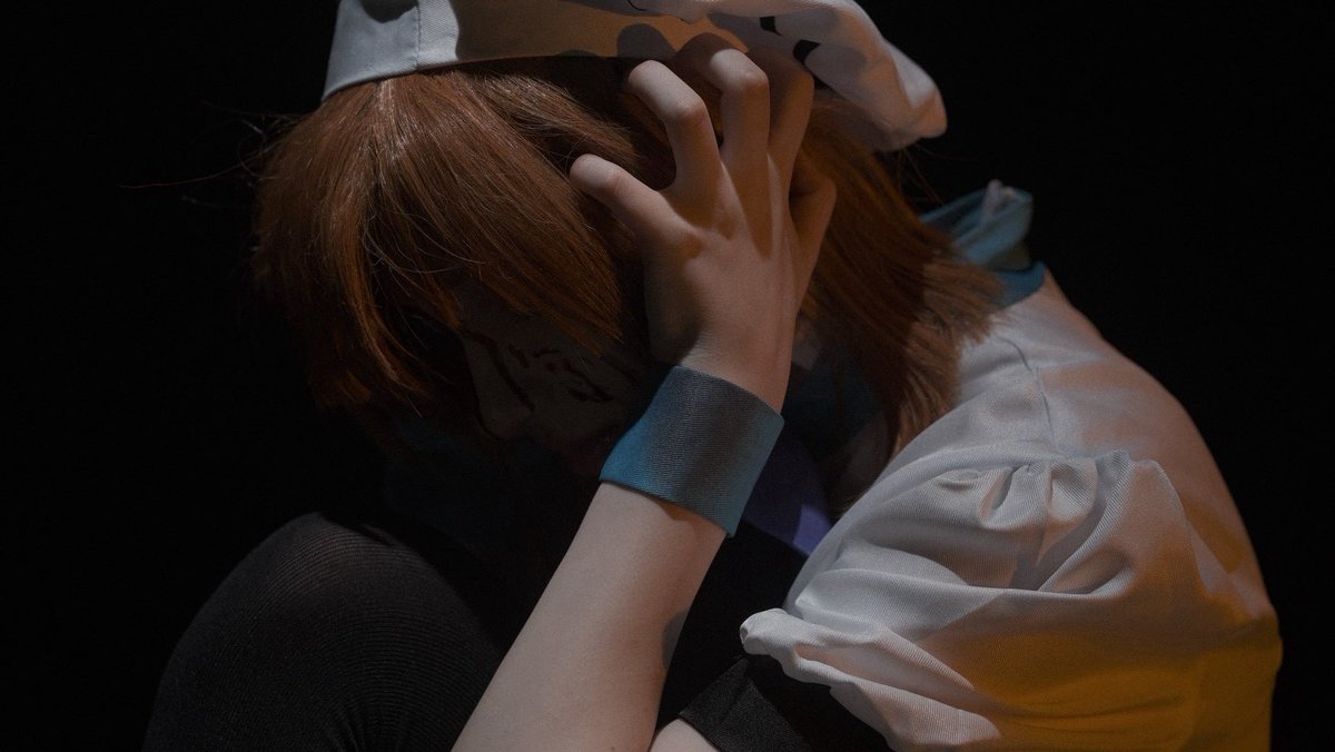 Re_7358's tweet photo. ※cos　⚠︎fake blood
《ひぐらしのなく頃に ／ 竜宮レナ》

　　　『
　　　　　　　　足音
　　　　　　　　　　　　　　　』

photo ： @Kyumu_camera https://t.co/tBHE5lL6CK
