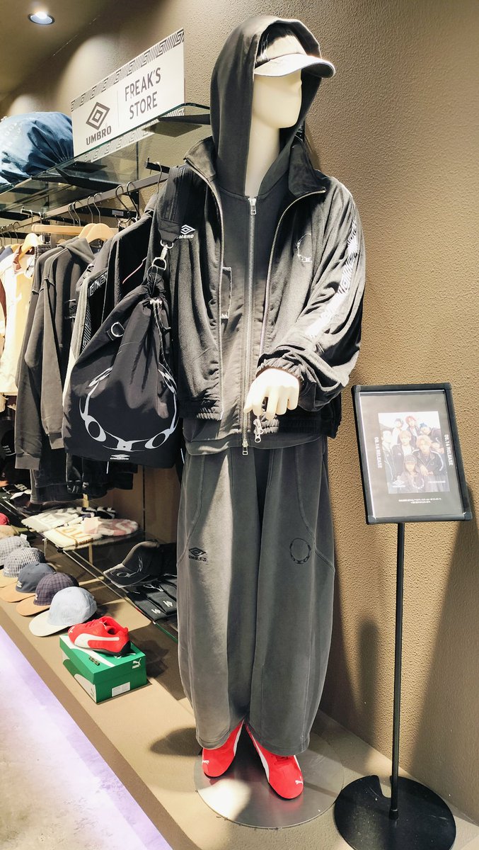 ai_mizu's tweet photo. 錦糸町PARCO✨️
#ONEOREIGHT #1OR8
#UMBRO #FREAKSSTORE #FREAKMAG https://t.co/hqNPBbQ50l