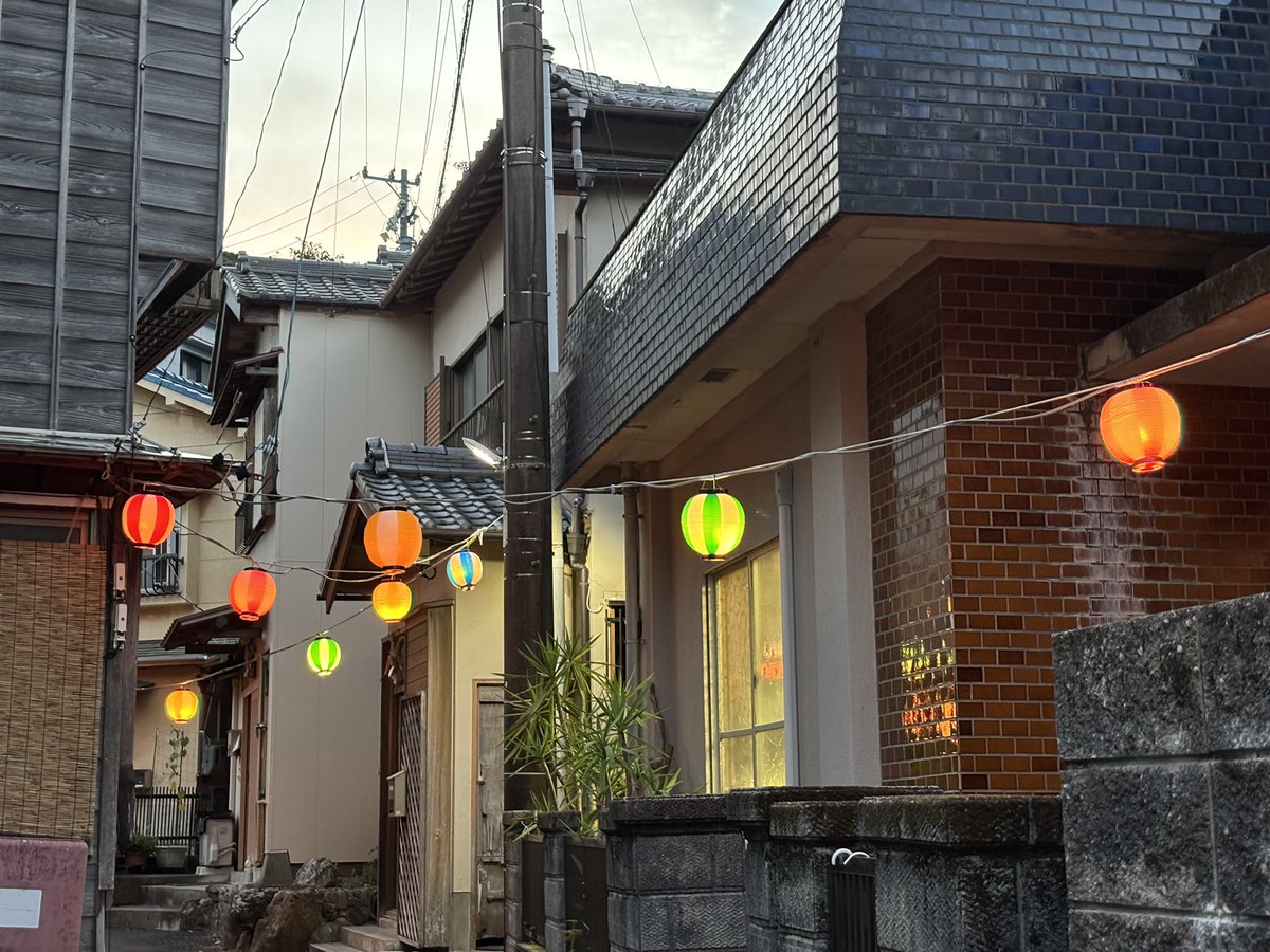 bechichi1102's tweet photo. 地元のお祭り🍻🏮🍧🎆
綺麗だねぇ✿ﾟ❀.(*´▽`*)❀.ﾟ✿ https://t.co/WK2iGwnU3o