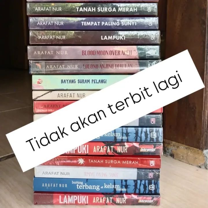 arafat_nur's tweet photo. Sekadar pemberitahuan. Selain Kawi Matin dan Dunia Kecil yang Riuh, naskah2 novelku yg lain tidak akan terbit lagi. Semua kontrak sudah putus. Aku ingin hidup tenang. Hasil tani dan kerja serabutan sudah sangat cukup utk kebutuhanku sehari2. https://t.co/puoqnsXx25