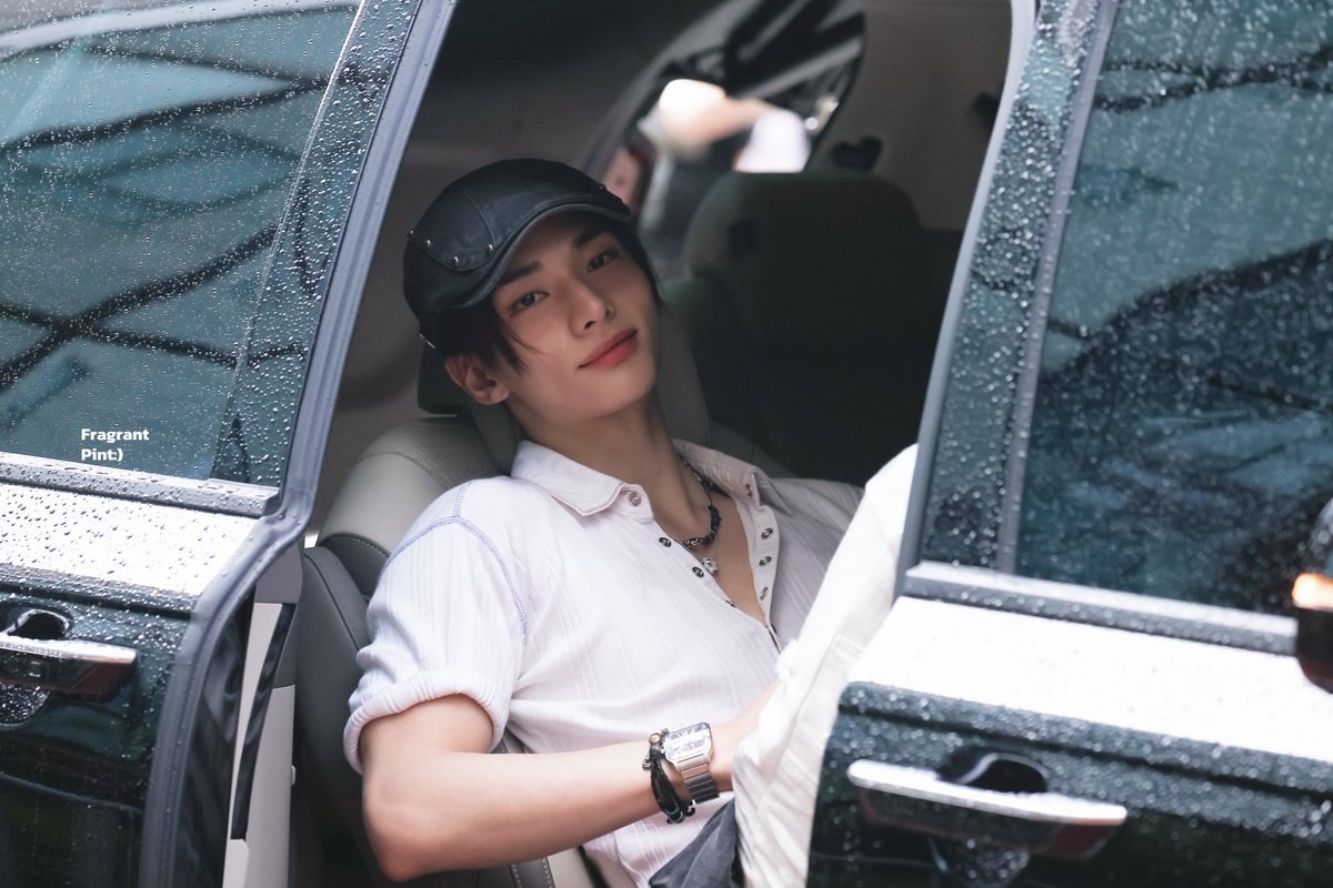 Fragrant_Pint's tweet photo. 260814 👋🏻
#현진 #Hyunjin #黃鉉辰 #스트레이키즈 #StrayKids https://t.co/swc4j3nidB