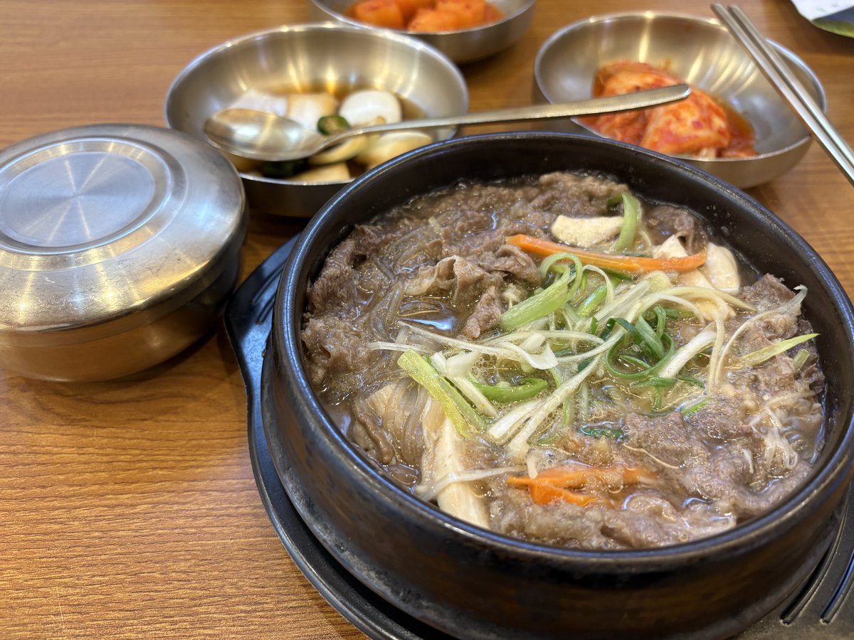 kenkorea2012's tweet photo. 花金です☺️
（死語かもしれませんが、
在韓日本人の頭の中は昔のまま、
時代が止まっているので🙄） https://t.co/orxm4V0nvb