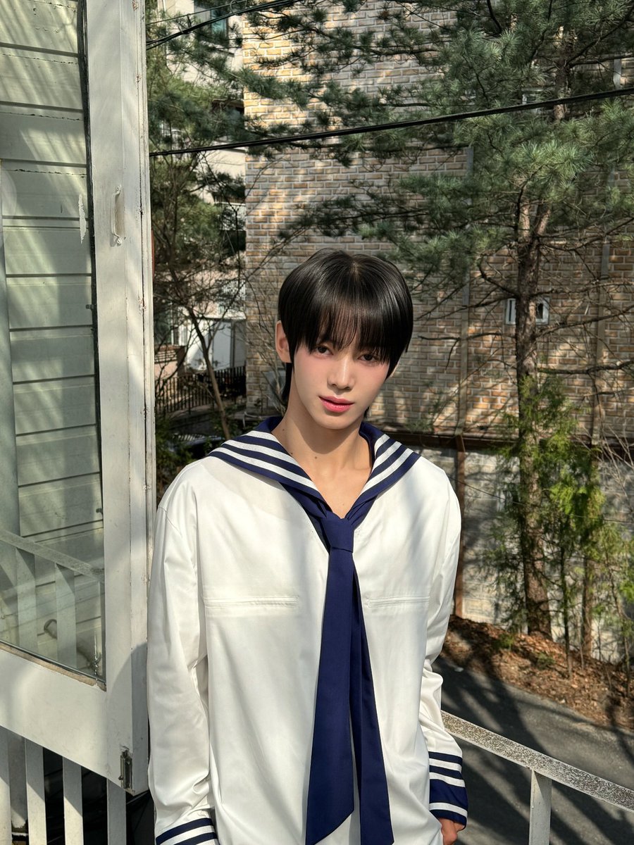 emoji292175's tweet photo. 2년 전의 한진 https://t.co/P4O5jvLmGF
