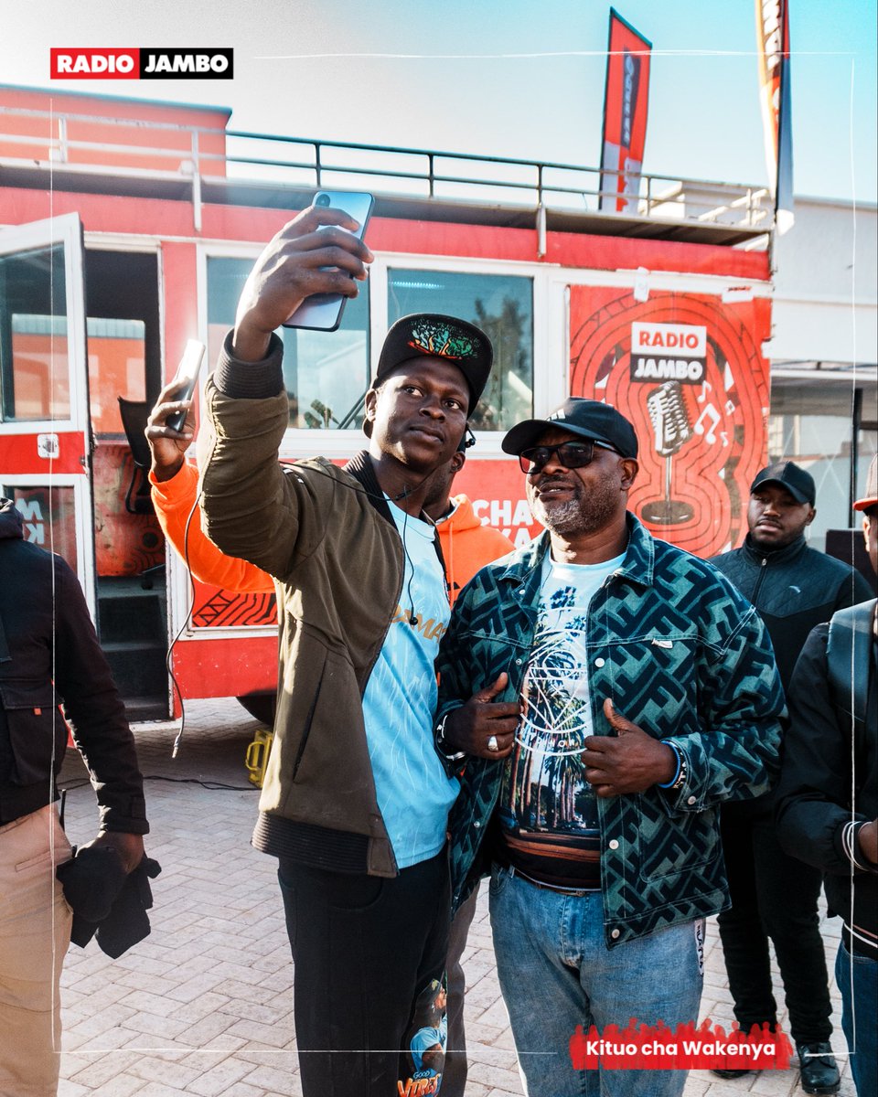 RadioJamboKenya's tweet photo. Selfie time Makongeni kwa hisani ya @QuickmartKenya 🥰🥰.
#FreshAndEasy #BeiNafuu #20YearsTogether #Quickmart72 https://t.co/DmbXuoD6y4