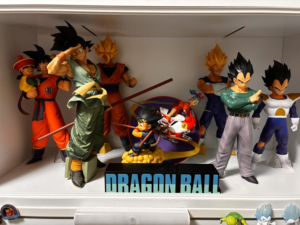 ksdgram's tweet photo. フィギュアはやめれん https://t.co/ZfDwN3AwWK
